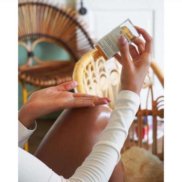 TRULY Golden Glaze Luxury Body Oil - 3.1 fl oz (NIB, $38 Retail) - Picture 8 of 9